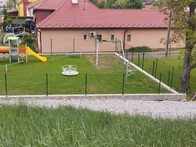 Výstavba detského ihriska Otrhánky po 1